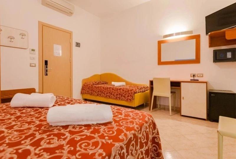 Hotel Ivana Misano Adriatico Eksteriør bilde