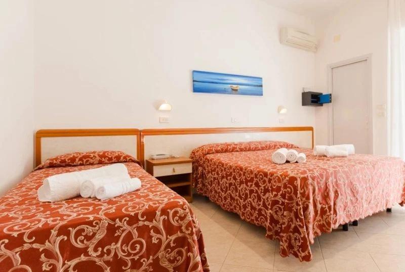 Hotel Ivana Misano Adriatico Eksteriør bilde