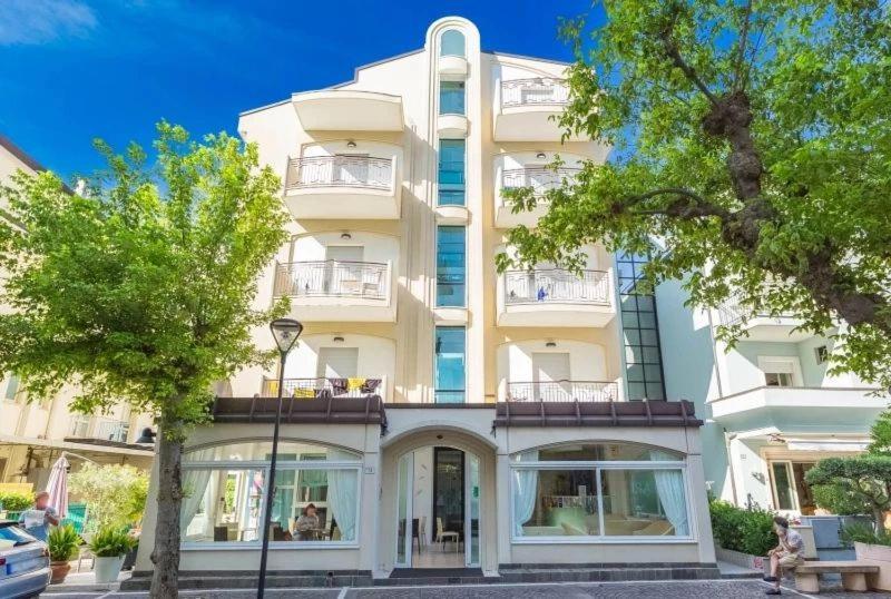Hotel Ivana Misano Adriatico Eksteriør bilde