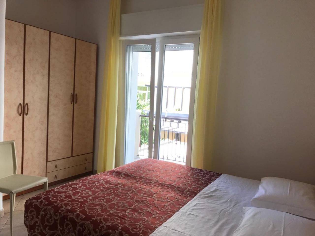 Hotel Ivana Misano Adriatico Eksteriør bilde